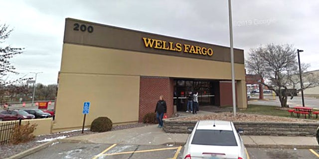 Minnesota police respond to bank robbery in progress, hostage situation at St. Cloud Wells Fargo location – Fox News
